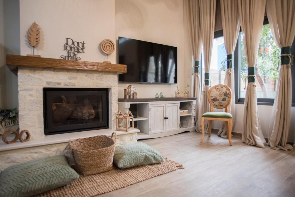 Panos Luxury Apartment Candia Esterno foto